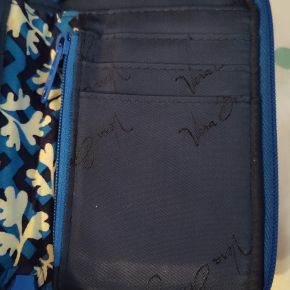 NWOT! Vera Bradley Wristlet - Picture 8 of 11